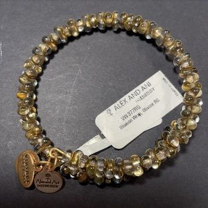 Alex and Ani Illusion Wrap Olivine RG. Perfect for the holidays!